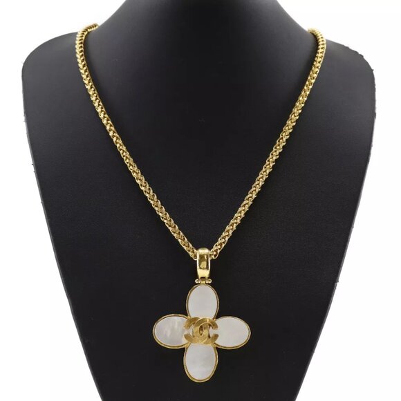 CHANEL COCO Mark Necklace flour vintage Plated Gold/shell flour 108g Women - Picture 1 of 8